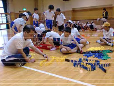 写真:ドミノ